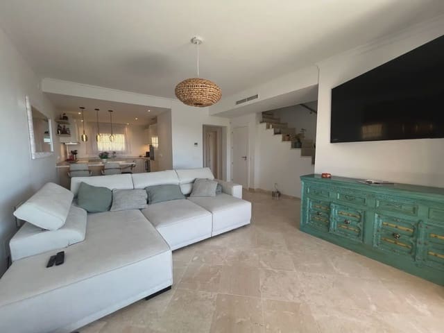 4 soveværelse Byhus til salg i La Cala del Moral, Rincón de la Victoria med swimmingpool - € 535.000 (Ref: 10026722)