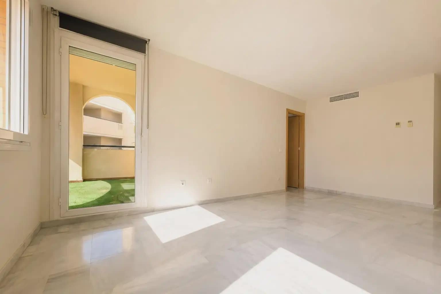 2 soveværelse Lejlighed til salg i Mijas med swimmingpool garage - € 349.000 (Ref: 10037705)