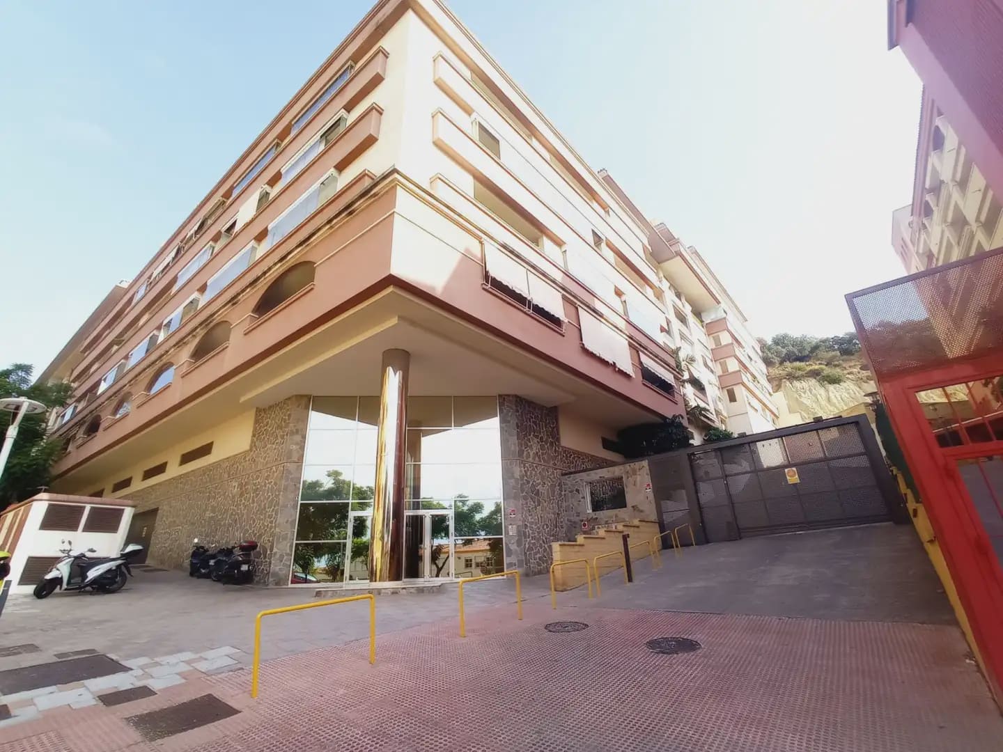 1 bedroom Flat for sale in Fuengirola with pool garage - € 240,000 (Ref: 10046566)