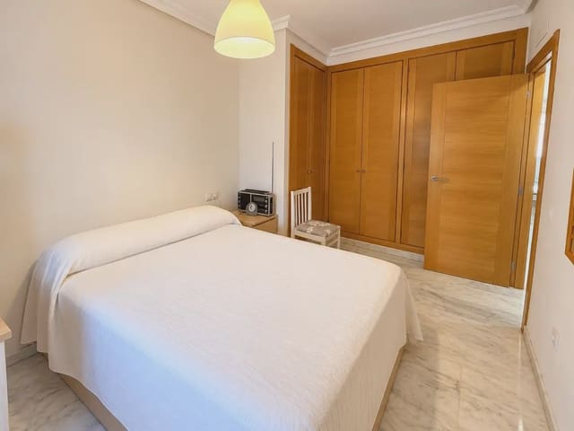 Piso de 1 habitación en Los Pacos, Fuengirola en venta con piscina garaje - 240.000 € (Ref: 10046566)
