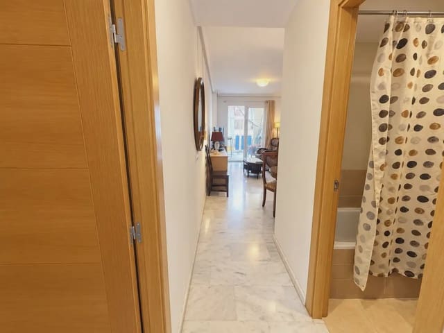 Piso de 1 habitación en Los Pacos, Fuengirola en venta con piscina garaje - 240.000 € (Ref: 10046566)