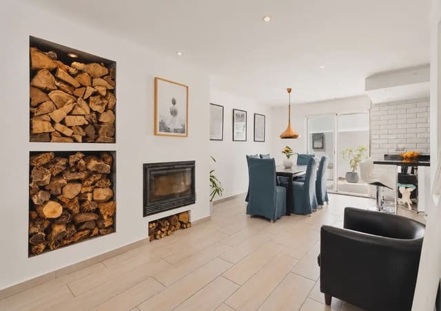 3 makuuhuone Rivitalo myytävänä paikassa Torreblanca, Fuengirola - 595 000 € (Ref: 10050532)