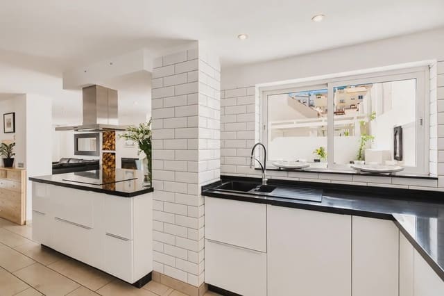 3 makuuhuone Rivitalo myytävänä paikassa Torreblanca, Fuengirola - 595 000 € (Ref: 10050532)