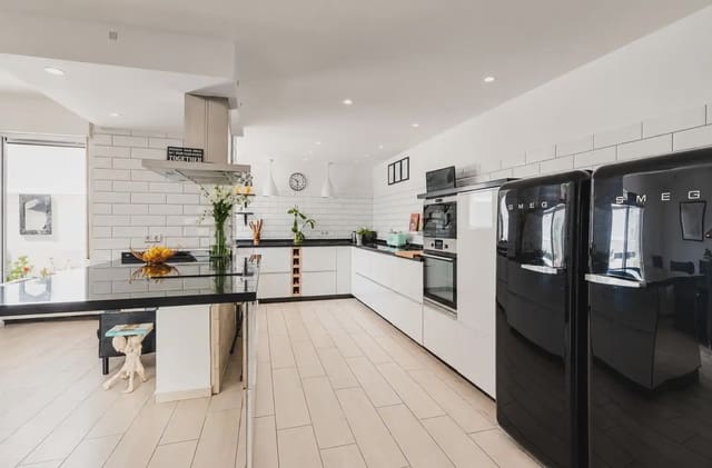 3 makuuhuone Rivitalo myytävänä paikassa Torreblanca, Fuengirola - 595 000 € (Ref: 10050532)