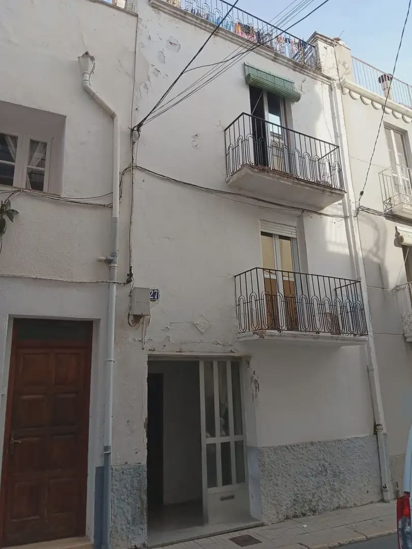 4 slaapkamer Huis te koop in La Senia - € 54.000 (Ref: 10024483)
