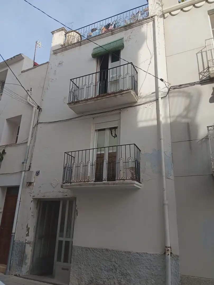 4 slaapkamer Huis te koop in La Senia - € 54.000 (Ref: 10024483)
