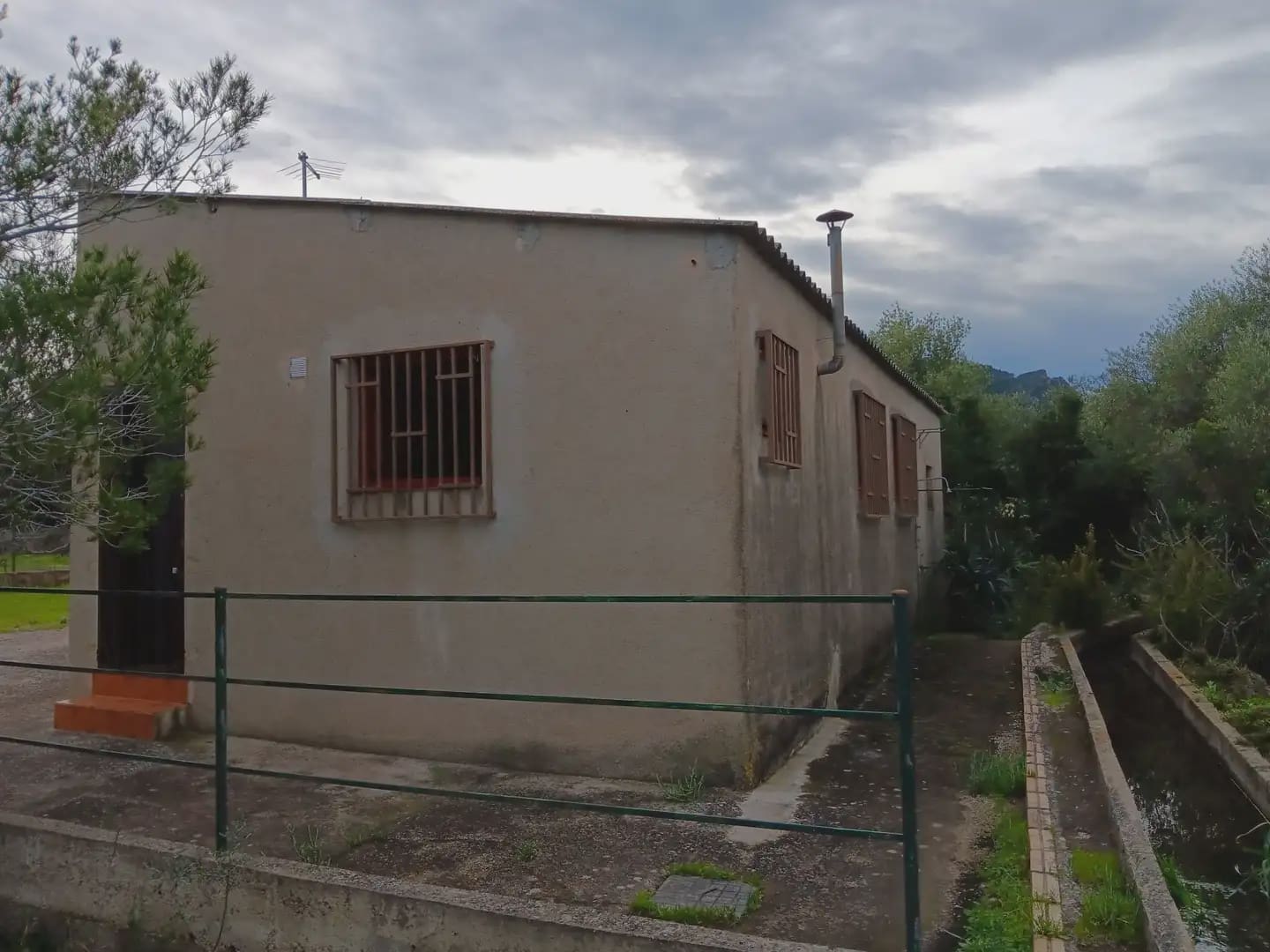 3 slaapkamer Finca/Landhuis te koop in Tortosa met garage - € 94.000 (Ref: 10024492)