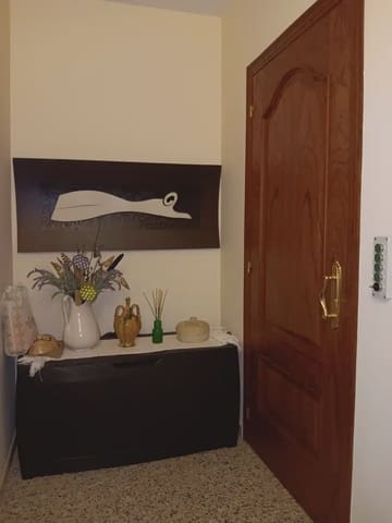 4 slaapkamer Flat te koop in Els Reguers, Tortosa met garage - € 105.000 (Ref: 10024511)