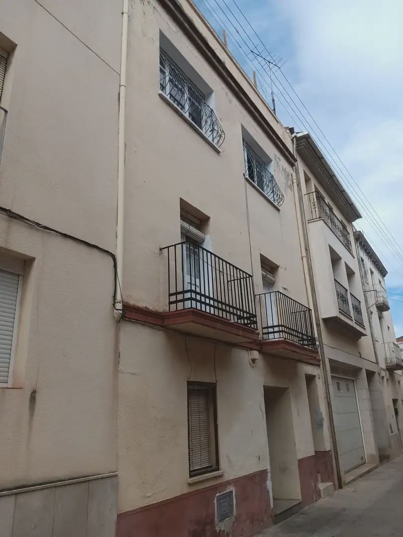8 makuuhuone Omakotitalo myytävänä paikassa Tortosa - 140 000 € (Ref: 10024524)