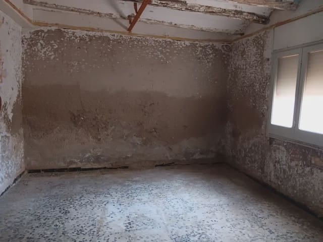 4 makuuhuone Omakotitalo myytävänä paikassa Els Reguers, Tortosa - 95 000 € (Ref: 10024539)
