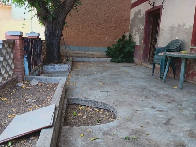 4 makuuhuone Omakotitalo myytävänä paikassa Els Reguers, Tortosa - 95 000 € (Ref: 10024539)