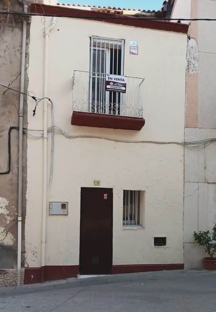 3 bedroom Townhouse for sale in Tortosa - € 55,000 (Ref: 10024542)