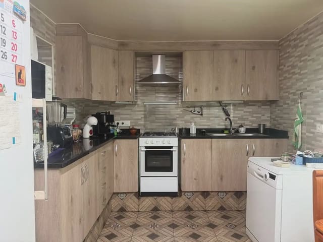 4 slaapkamer Rijtjeshuis te koop in Sant Jaume d'Enveja met garage - € 162.100 (Ref: 10061338)