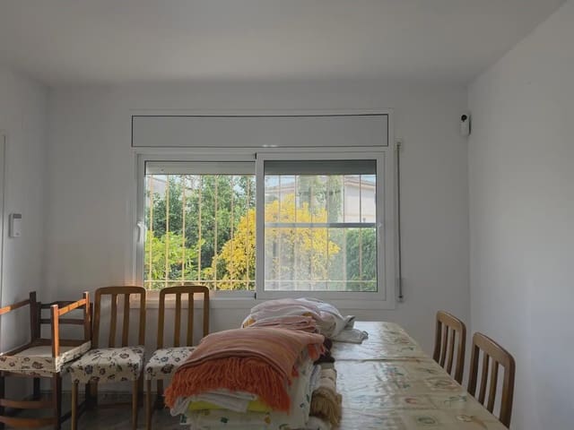 4 soverom Villa til salgs i Deltebre med garasje - € 200 000 (Ref: 10067139)