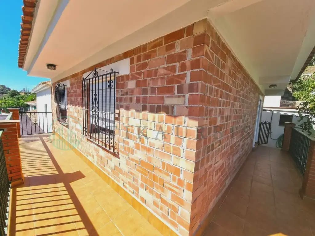5 soveværelse Finca/Landehus til salg i Canillas de Aceituno med swimmingpool garage - € 200.000 (Ref: 10041403)