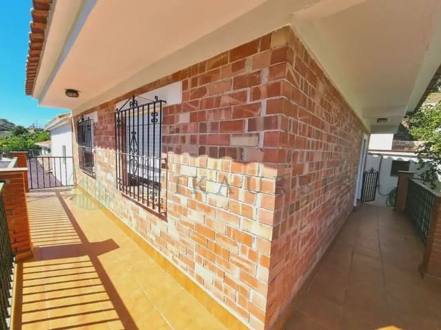 5 soveværelse Finca/Landehus til salg i Canillas de Aceituno med swimmingpool garage - € 200.000 (Ref: 10041403)