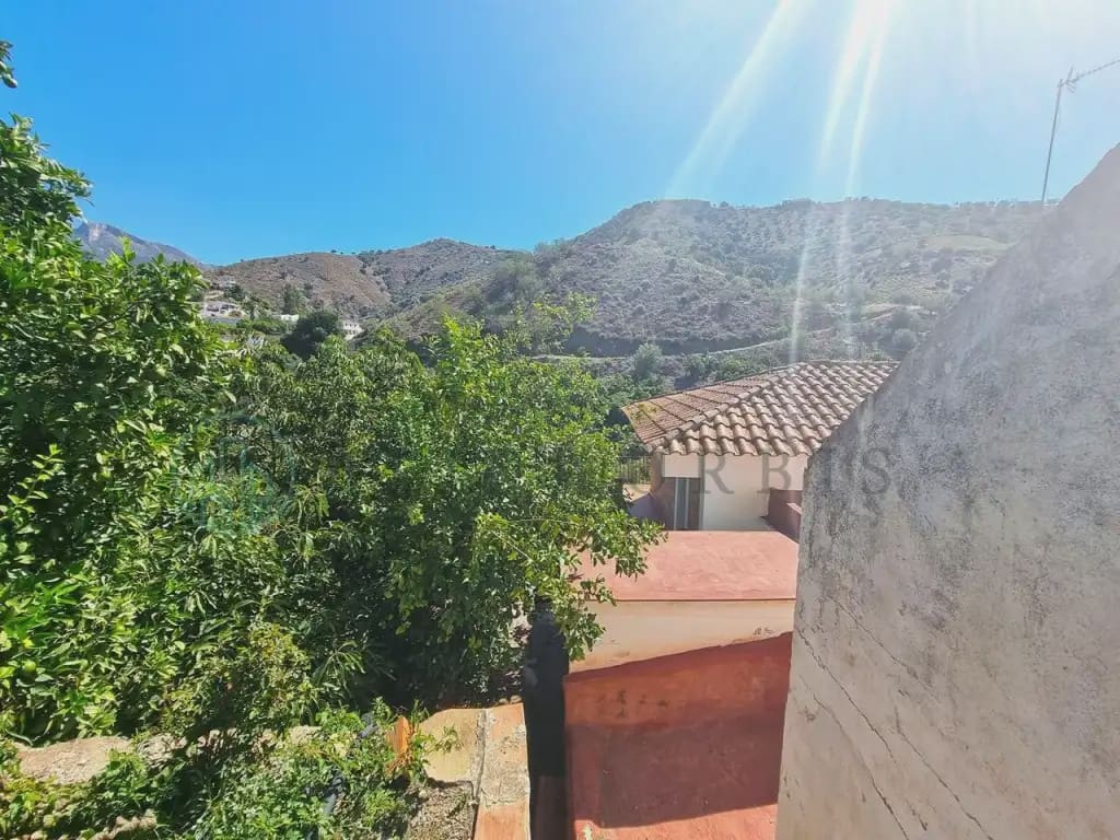 5 soveværelse Finca/Landehus til salg i Canillas de Aceituno med swimmingpool garage - € 200.000 (Ref: 10041403)