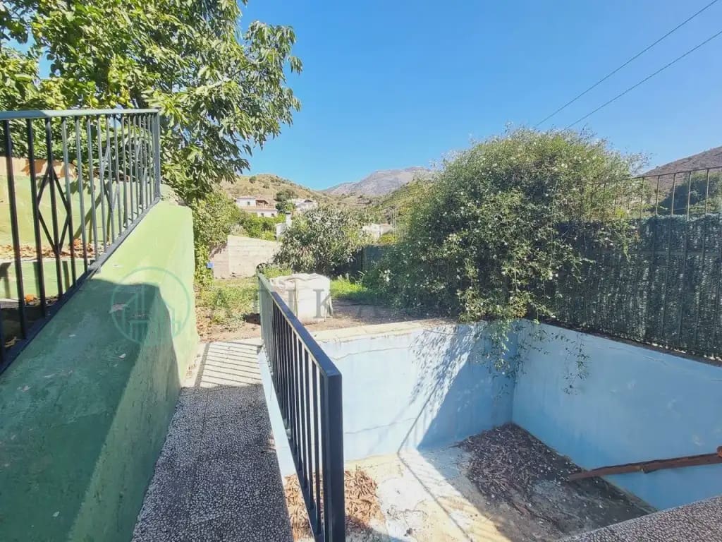 5 soveværelse Finca/Landehus til salg i Canillas de Aceituno med swimmingpool garage - € 200.000 (Ref: 10041403)