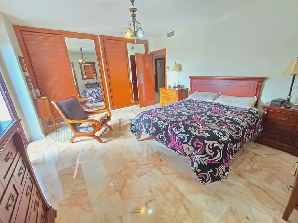 Adosado de 6 habitaciones en Colmenar en venta con piscina garaje - 435.000 € (Ref: 10041404)