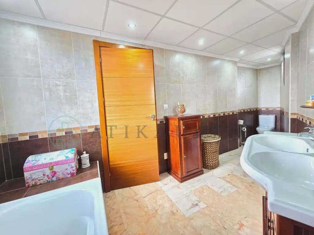 Adosado de 6 habitaciones en Colmenar en venta con piscina garaje - 435.000 € (Ref: 10041404)