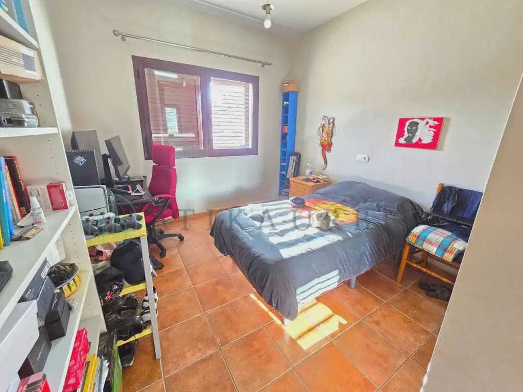 Adosado de 6 habitaciones en Colmenar en venta con piscina garaje - 435.000 € (Ref: 10041404)