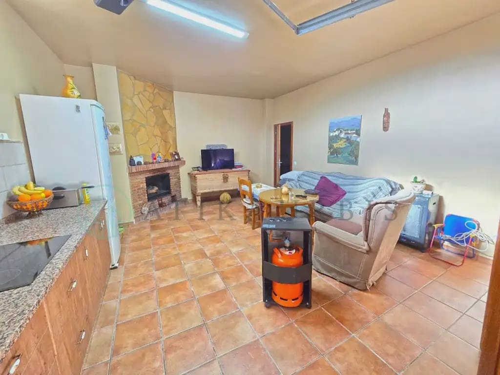 Adosado de 6 habitaciones en Colmenar en venta con piscina garaje - 435.000 € (Ref: 10041404)