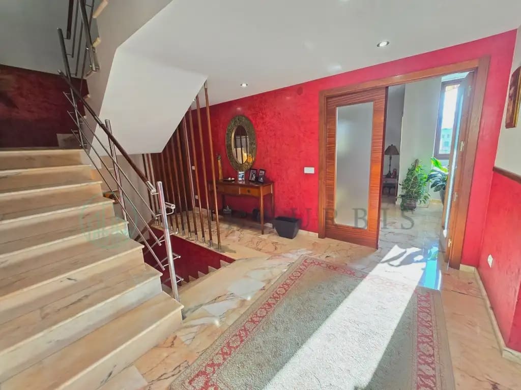 Adosado de 6 habitaciones en Colmenar en venta con piscina garaje - 435.000 € (Ref: 10041404)