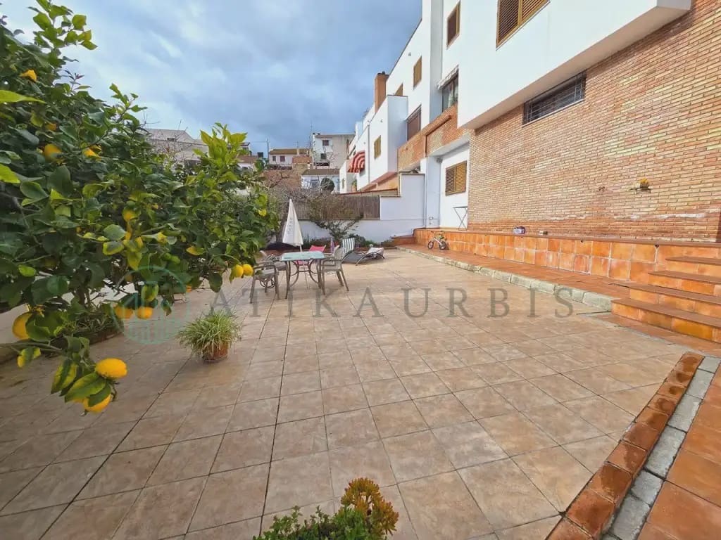 Adosado de 6 habitaciones en Colmenar en venta con piscina garaje - 435.000 € (Ref: 10041404)