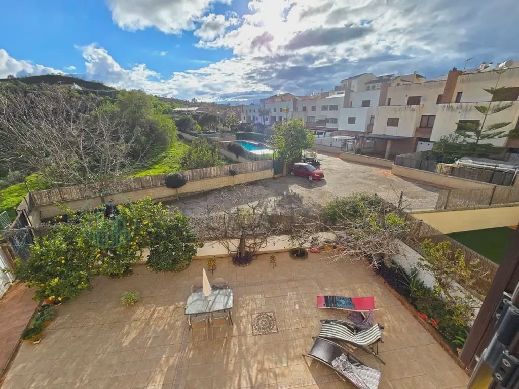 Adosado de 6 habitaciones en Colmenar en venta con piscina garaje - 435.000 € (Ref: 10041404)