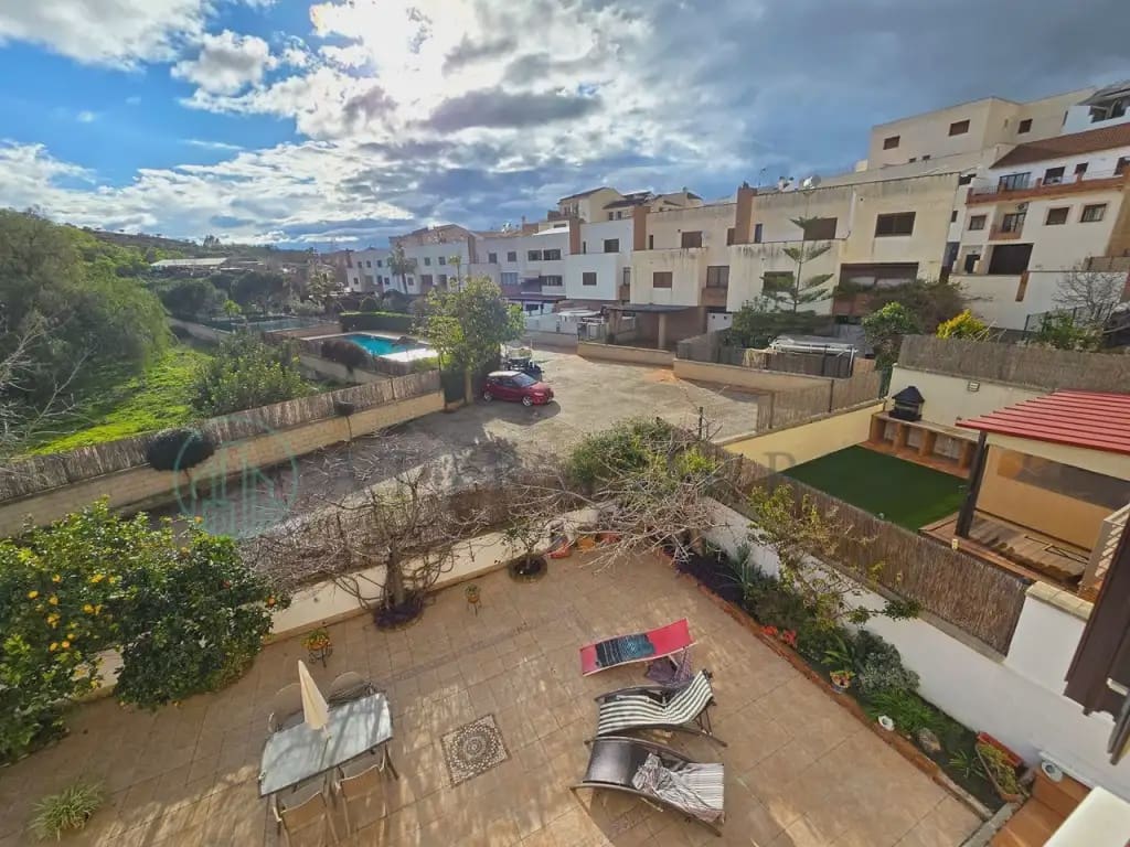 Adosado de 6 habitaciones en Colmenar en venta con piscina garaje - 435.000 € (Ref: 10041404)