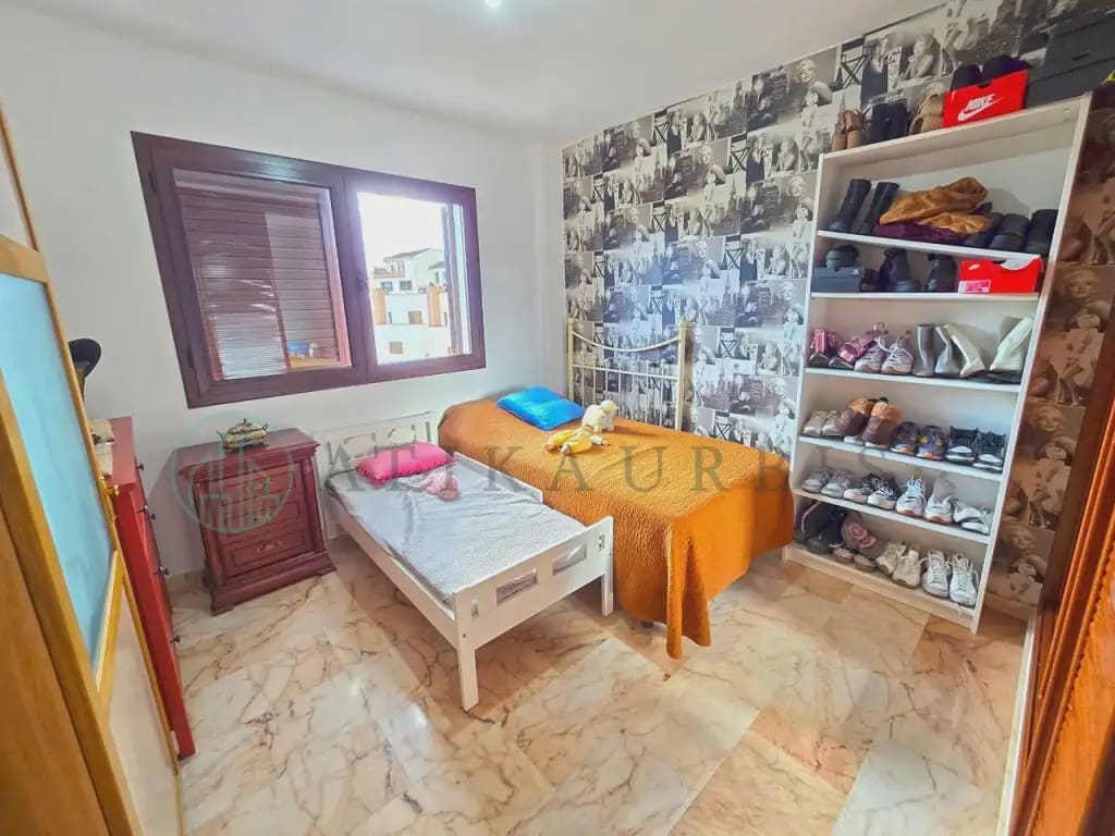 Adosado de 6 habitaciones en Colmenar en venta con piscina garaje - 435.000 € (Ref: 10041404)