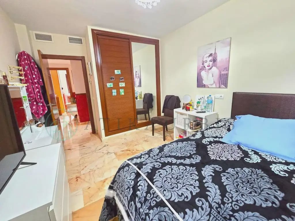 Adosado de 6 habitaciones en Colmenar en venta con piscina garaje - 435.000 € (Ref: 10041404)