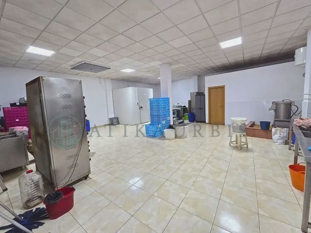 Kommersiell til salgs i Vélez-Málaga - € 255 000 (Ref: 10041406)