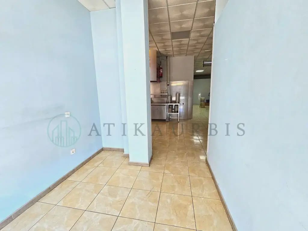 Kommersiell til salgs i Velez-Malaga - € 255 000 (Ref: 10041406)