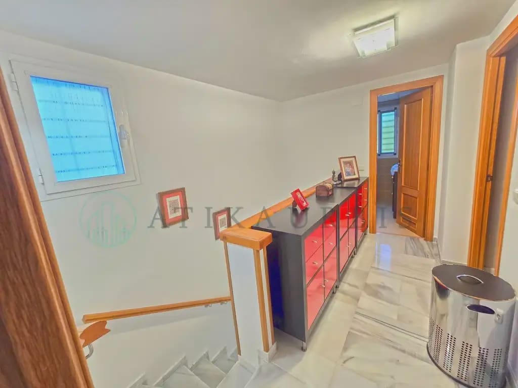 3 soveværelse Byhus til salg i Malaga by med garage - € 465.000 (Ref: 10041407)