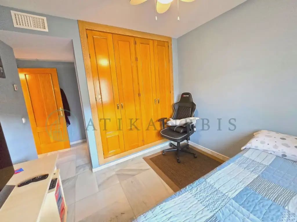 3 soveværelse Byhus til salg i Malaga by med garage - € 465.000 (Ref: 10041407)