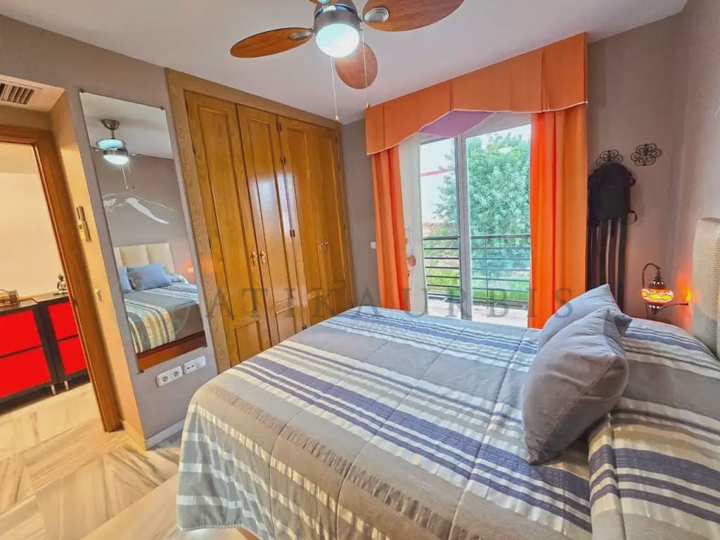 3 soveværelse Byhus til salg i Malaga by med garage - € 465.000 (Ref: 10041407)