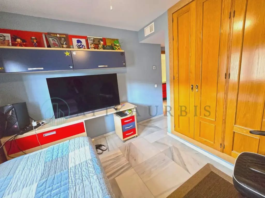 3 soveværelse Byhus til salg i Malaga by med garage - € 465.000 (Ref: 10041407)