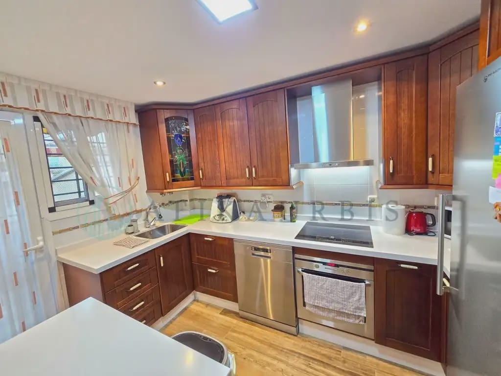 3 soveværelse Byhus til salg i Malaga by med garage - € 465.000 (Ref: 10041407)