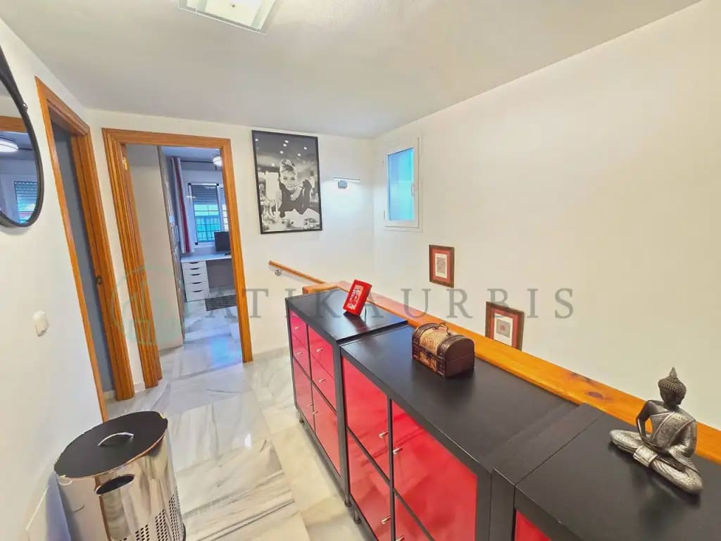 3 soveværelse Byhus til salg i Malaga by med garage - € 465.000 (Ref: 10041407)