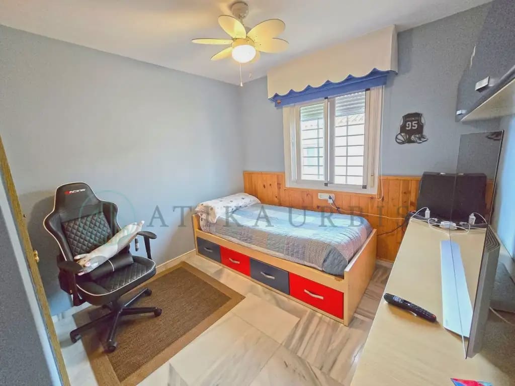 3 soveværelse Byhus til salg i Malaga by med garage - € 465.000 (Ref: 10041407)
