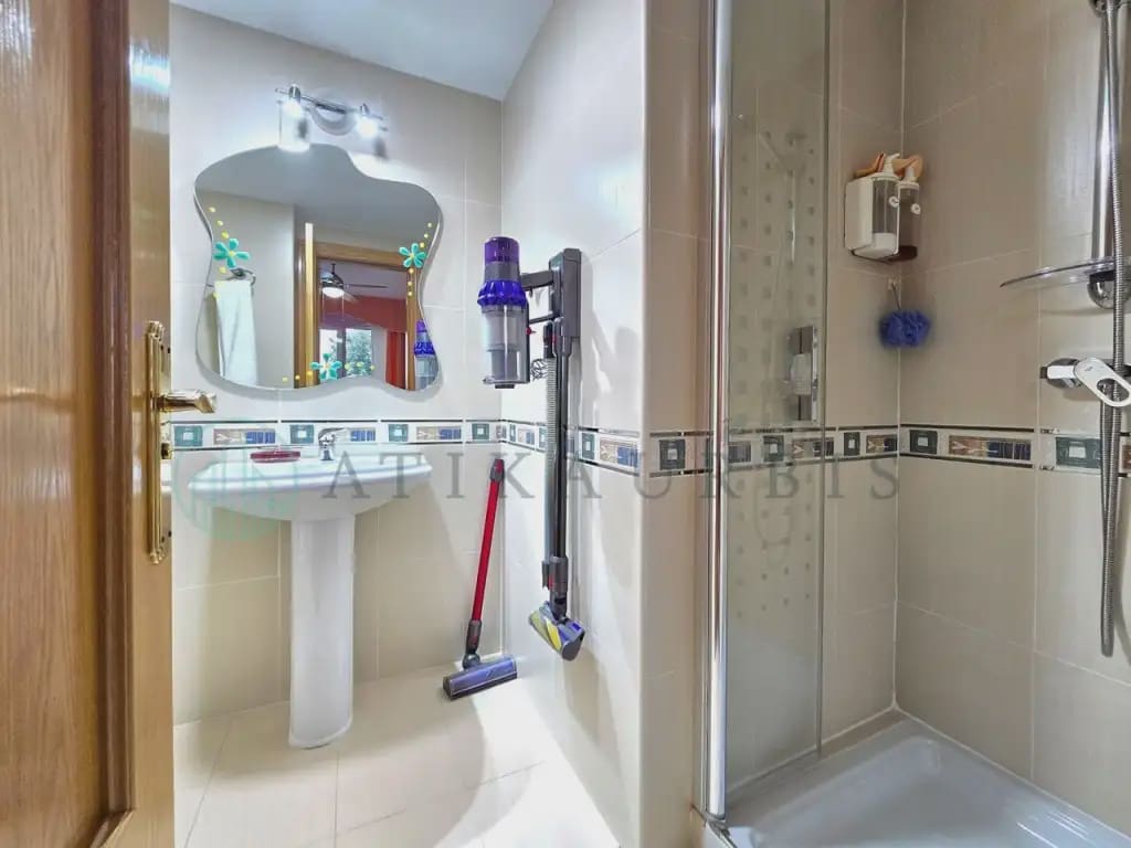 3 soveværelse Byhus til salg i Malaga by med garage - € 465.000 (Ref: 10041407)