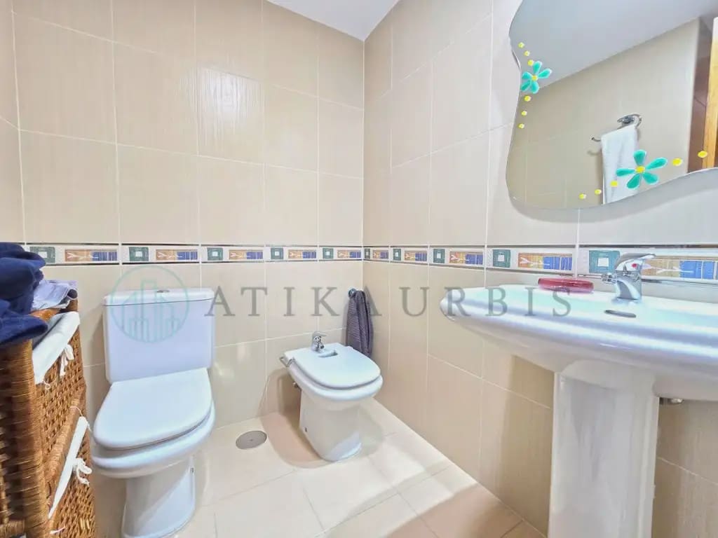 3 soveværelse Byhus til salg i Malaga by med garage - € 465.000 (Ref: 10041407)