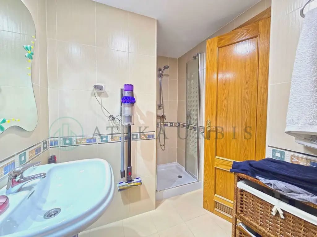 3 soveværelse Byhus til salg i Malaga by med garage - € 465.000 (Ref: 10041407)