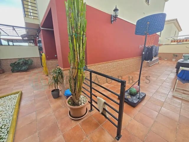 3 soveværelse Byhus til salg i Segovia, Málaga by med garage - € 465.000 (Ref: 10041407)