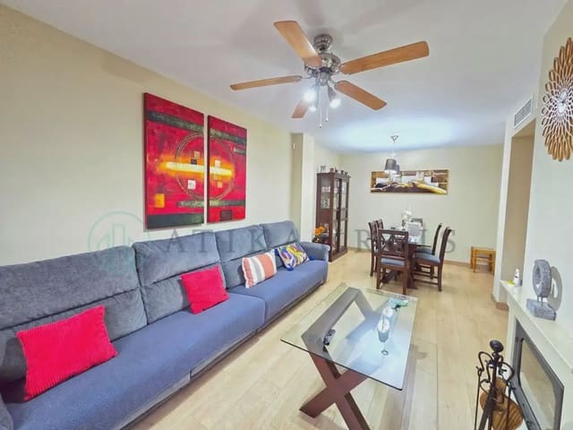 3 soveværelse Byhus til salg i Segovia, Málaga by med garage - € 465.000 (Ref: 10041407)