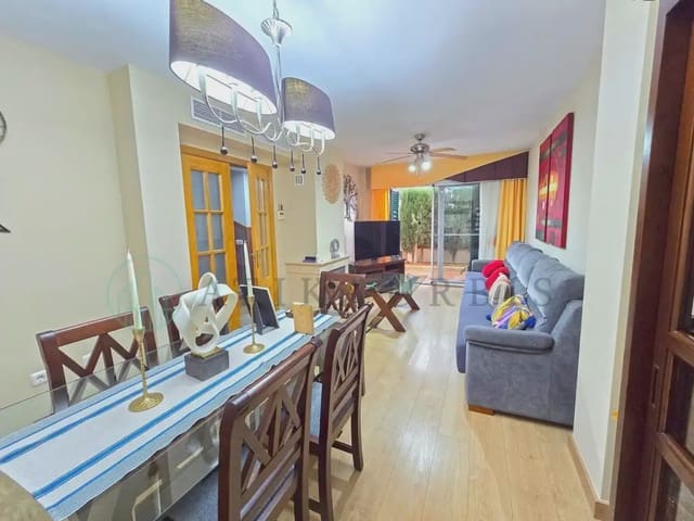 3 soveværelse Byhus til salg i Segovia, Málaga by med garage - € 465.000 (Ref: 10041407)