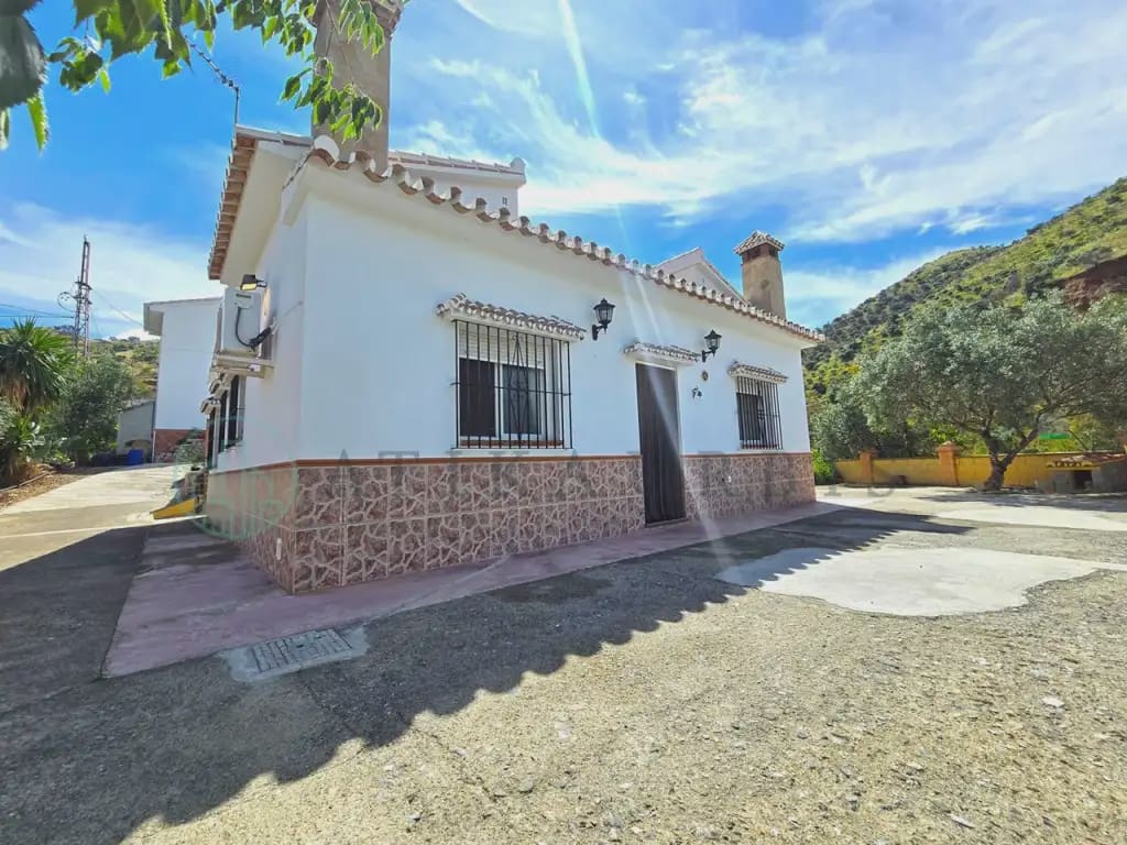 3 slaapkamer Finca/Landhuis te koop in Alora met garage - € 232.000 (Ref: 10041411)