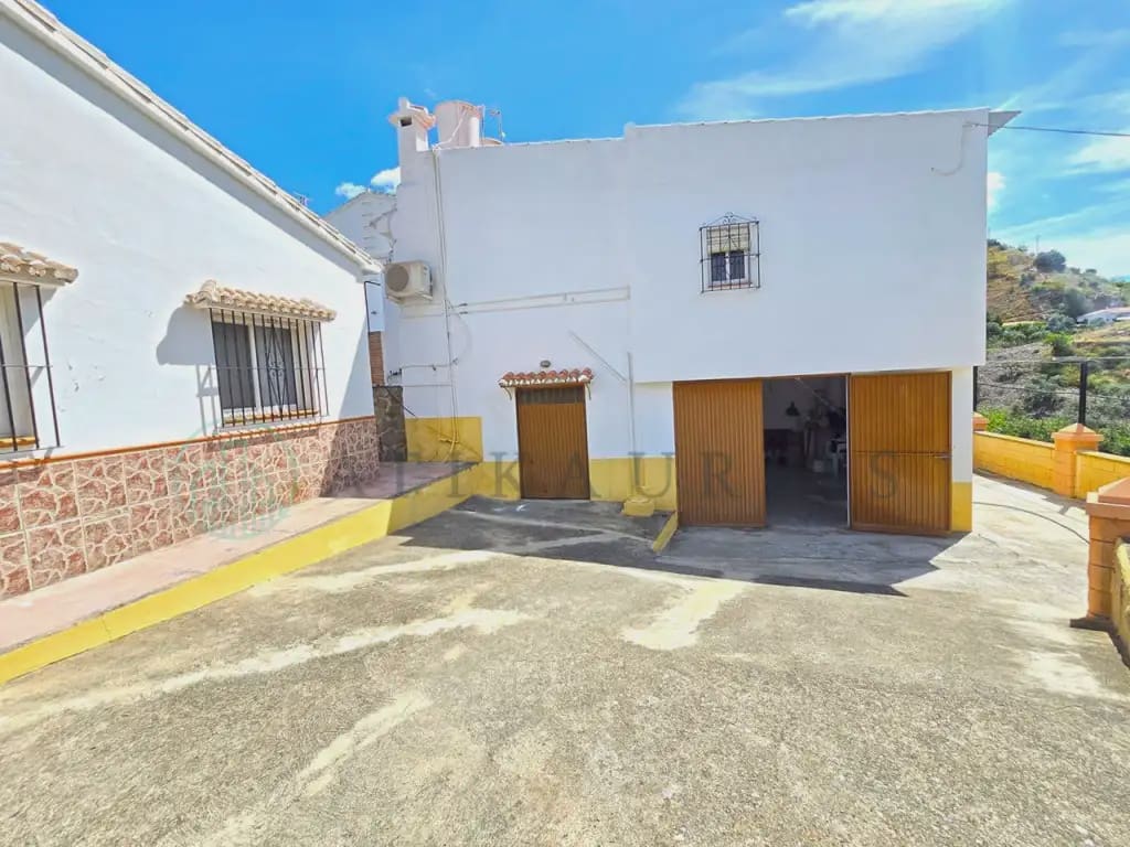 3 slaapkamer Finca/Landhuis te koop in Alora met garage - € 232.000 (Ref: 10041411)