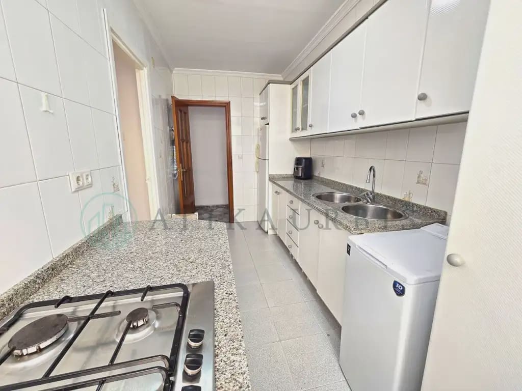 4 sypialnia Mieszkanie na sprzedaż w Miasto Malaga - 285 000 € (Ref: 10041414)